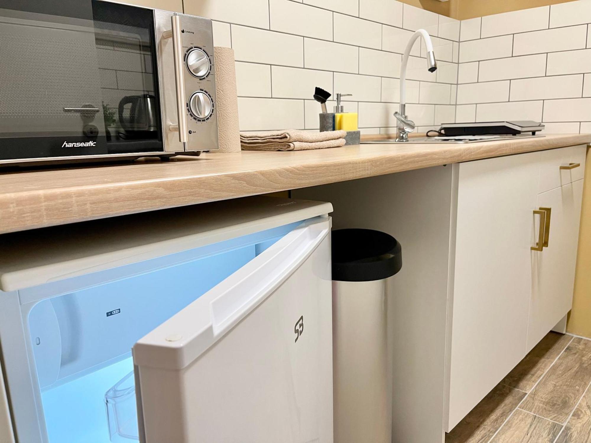 Terracotta Apartment - Zentral, Parken, Netflix, Kontaktloses Einchecken, Kingsize-Bett Wuppertal Eksteriør bilde